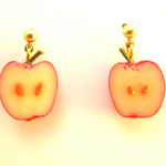 ※ｃさまご予約品※♪はんぶんこリンゴのピアス♪