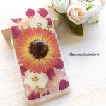 [iPhone7]ガーベラとバラの花びらのスマホケース