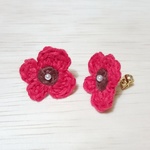 刺繍糸のお花ピアス