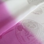 🐇赤紫色ぼかし くす玉に毬模様 正絹紋意匠 振袖用襦袢生地 丹後ちりめん【70cm×39cm】反物より裁断 和布 生地 はぎれ リメイク素材 silk100%