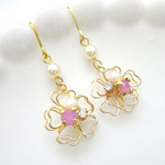 ビジューと桜のピアス/イヤリング