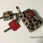 送料無料。。☆。本革・animalハラコ。。キーケース＆キーカバー２個・小柄ベージュレオパード・レッド。。スマイル☆。