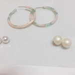 【再再再販】べっこう柄ピアス リング型 パールキャッチ(小)