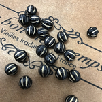 20pcs ゴールドライン入り  丸型 ブラックビーズ　7ｍｍ