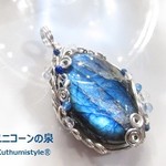 ラブラドライトペンダント（ワイヤーアートジュエリー☆ワイヤーアクセサリー☆ワイヤーラッピング天然石ネックレス）