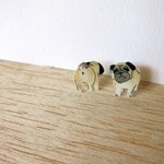 パグの前向き＆後向きピアス