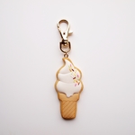 ソフトクリーム　Icing cookie Bag Charm