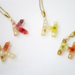 【H】【K】お花のイニシャルネックレス