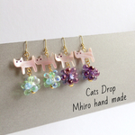 ピンクシェルの猫としずくボールのピアス