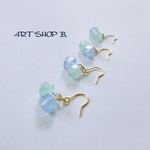 《再4》小粒かわいい氷飴キューブピアス