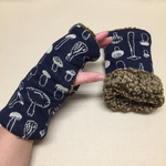 きのこ柄とシープボアのアームウォーマー/指なし/ハンドウォーマー/手袋