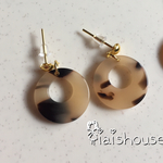 べっこう風ピアス（ベージュ）