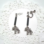 プードルのイヤリング or ピアス