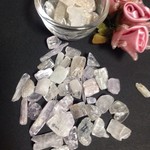 【さざれ石】稀少！レア　B級 クンツァイト　25ｇ　小粒～大粒