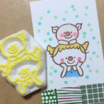 136 消しゴムはんこ　りんごの王様☆ぶたとわたしはんこ☆