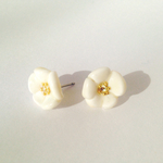 お花のピアス