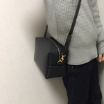 とことんシンプルなレザースクエアショルダーバッグ(ブラック)