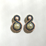 ビーズ刺繍ピアス