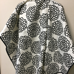 forestone様専用リクエストページ ダリア柄授乳ケープ