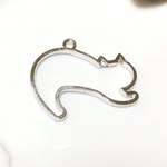 のび猫　空枠　シルバー４個入り　デコ、レジン、アクセサリーパーツ
