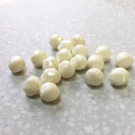 ヴィンテージ アクリル変形ビーズ クリーム 10mm 10こ
