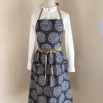 北欧風花柄エプロン チャコールグレー