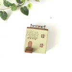 パステルカラーの洗濯物付きおうち