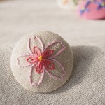 刺繍ブローチ（綿麻）　さくら