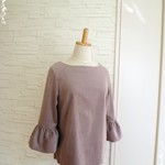 ｃ＆ｓフレンチコーデュロイ☆ふんわりフリル袖ブラウス　あずきミルク