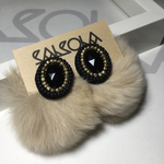 ビーズ刺繍  / オーバル×bigラビットファー ベージュ