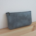 革で作ったシンプルなポーチ＊ブルーグレー＊