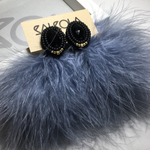 ビーズ刺繍 / ピアス オーバル×マラボーファー グレー