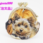 「7pero様のご注文品」（見つめる犬）気持ち華やぐがま口ポーチ（小）（口金8.5センチ）