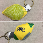 葉っぱとちょうちょのキーホルダー