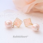 大人女子のためのピンクイヤリング/ピアス