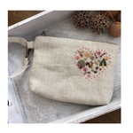 刺繍ポーチ  子リスとどんぐり
