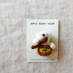 ʕ•ᴥ•ʔ食いしん坊白くまブローチ〈コーンスープ〉