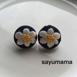 再販☆刺繍☆くるみボタンのピアス