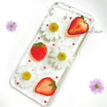 シンプルないちごとスノーポールの押し花iPhoneケース