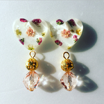 押し花レジンぷっくりハートビーズ イヤリングorピアス