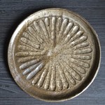 【アウトレット商品】鶉釉彫菊紋平皿