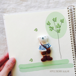 【受注制作】ʕ•ᴥ•ʔお出かけしろくまブローチ〈ボーダーＴシャツ・ななめがけバッグ〉