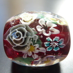 赤系　花いっぱいのとんぼ玉