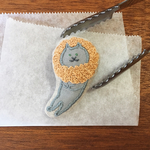 手刺繍リネンブローチ（フレンチクルーラー）