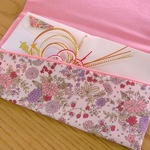 薄ピンクの小花模様袱紗