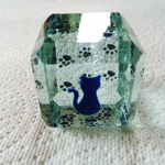 幸せをよぶかな〜蒼いねこちゃんのグラスダイス（サイコロ）