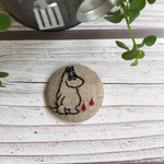 ムーミンとりんご  刺繍ブローチ