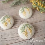 「再販」ミモザの刺繍ブローチ