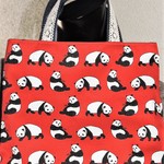 ころっとかわいい　🐼パンダ柄手提げバック