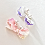花びらとパールのピアス